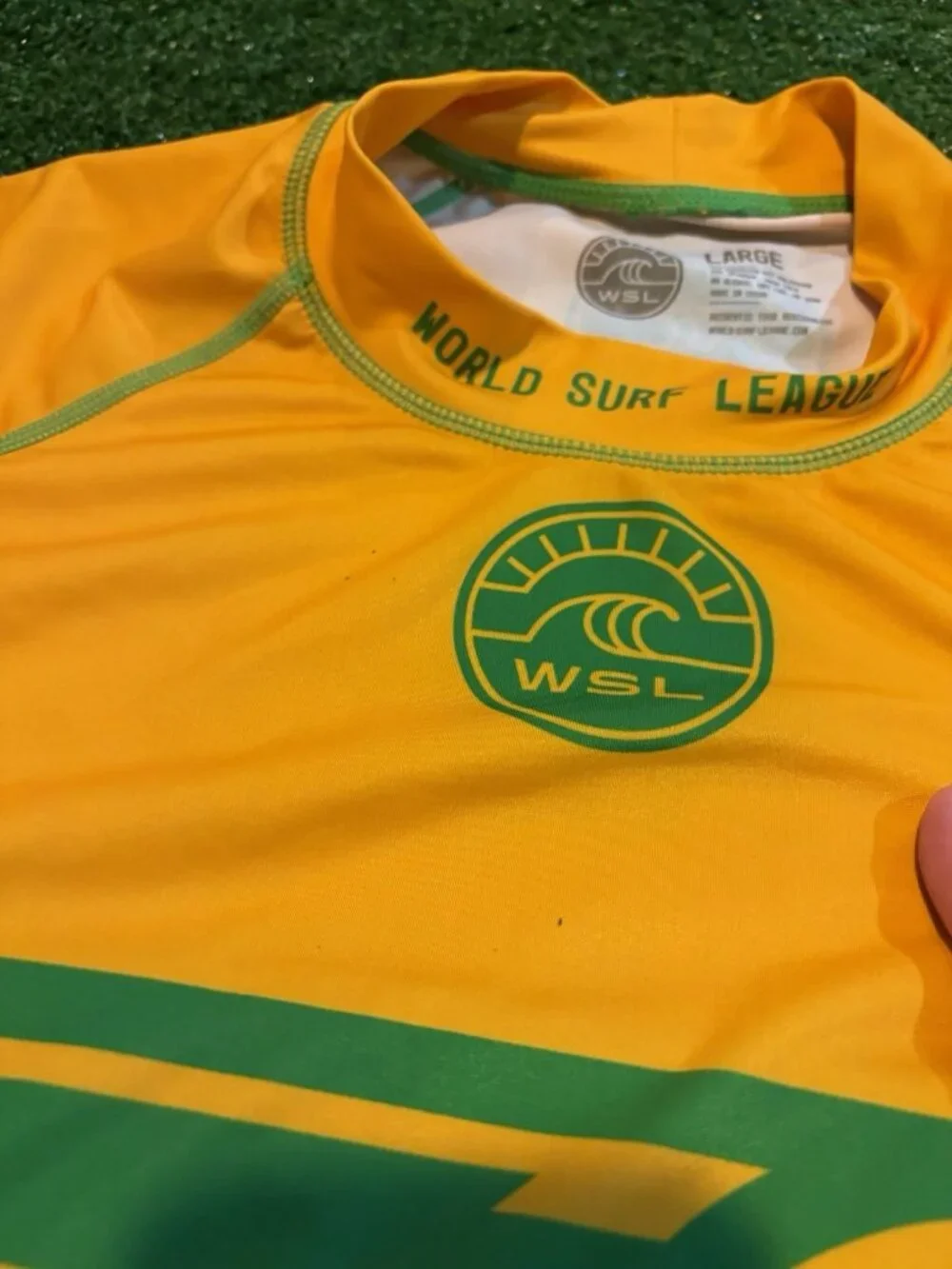 World Surf League jersey mens large yellow green brazil rash guard authentic